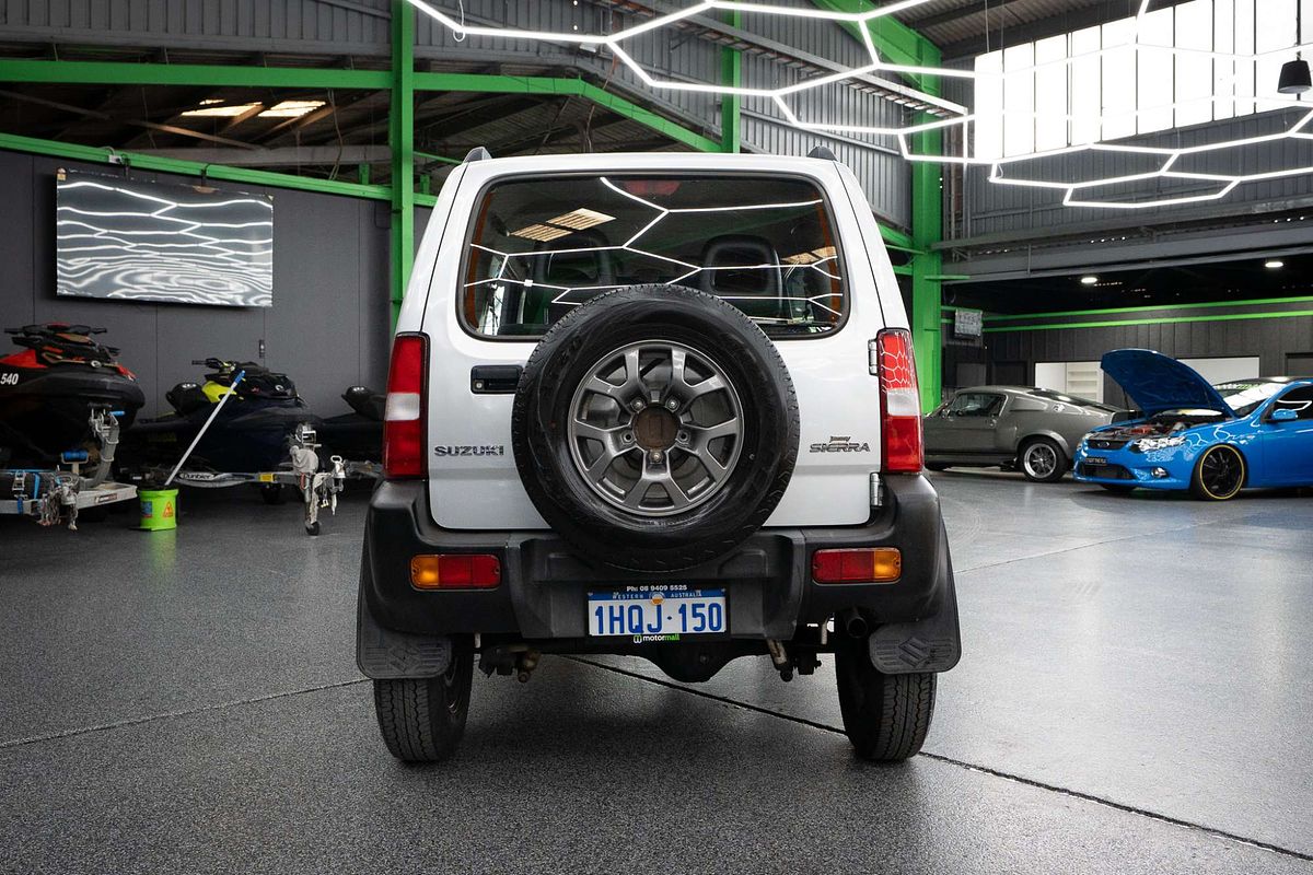 2010 Suzuki Jimny Sierra SN413 T6
