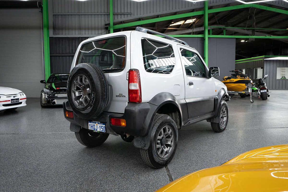 2010 Suzuki Jimny Sierra SN413 T6