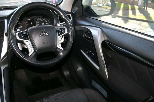 2018 Mitsubishi Pajero Sport GLX QE