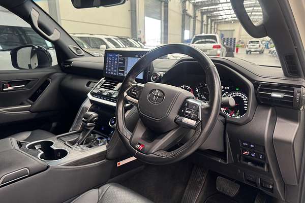 2022 Toyota Landcruiser GR Sport FJA300R