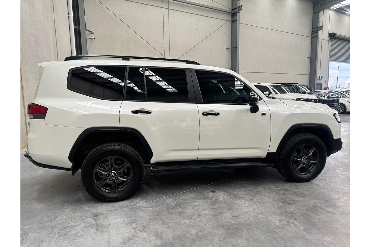 2022 Toyota Landcruiser GR Sport FJA300R