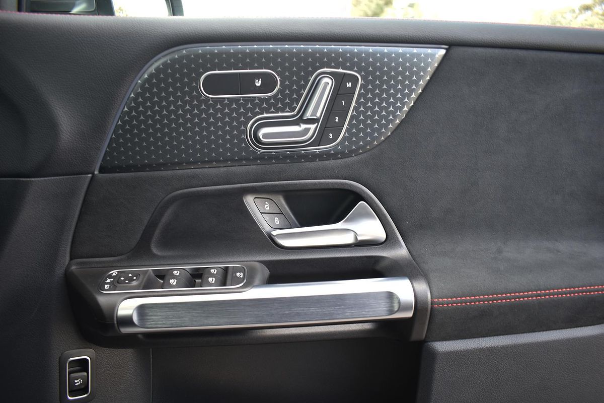 2024 Mercedes-Benz GLB-Class GLB200 X247