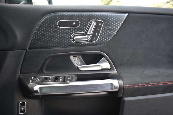 2024 Mercedes-Benz GLB-Class GLB200 X247