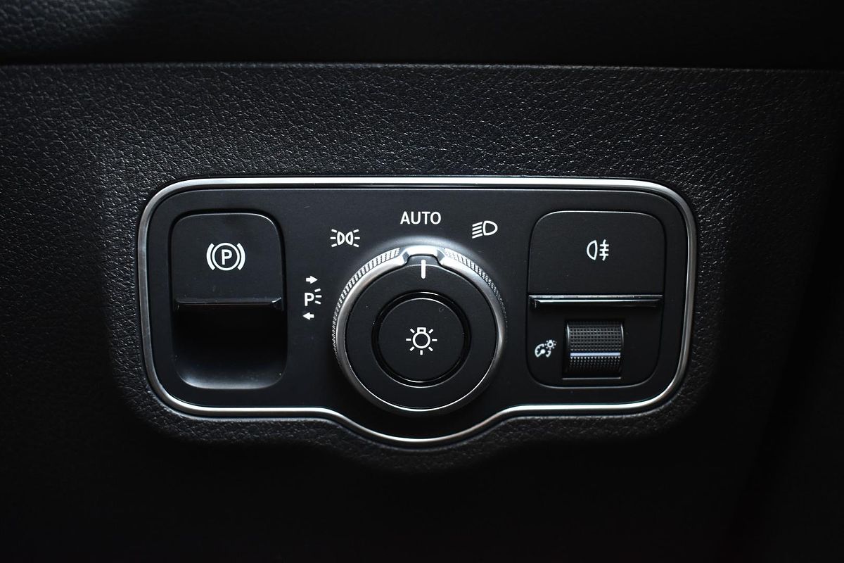 2024 Mercedes-Benz GLB-Class GLB200 X247