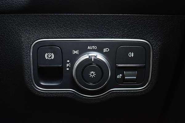 2024 Mercedes-Benz GLB-Class GLB200 X247