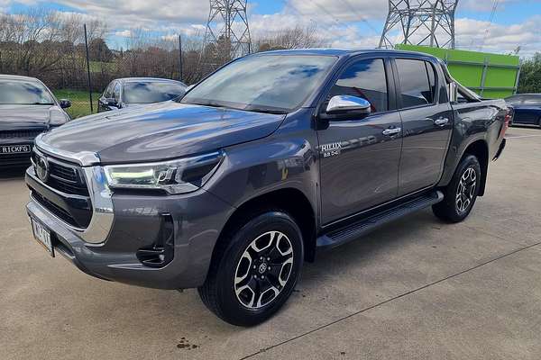 2022 Toyota Hilux SR5 GUN126R 4X4