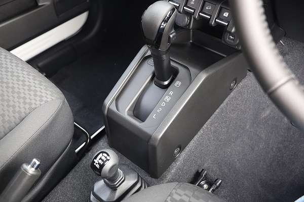 2025 Suzuki Jimny GLX GJ