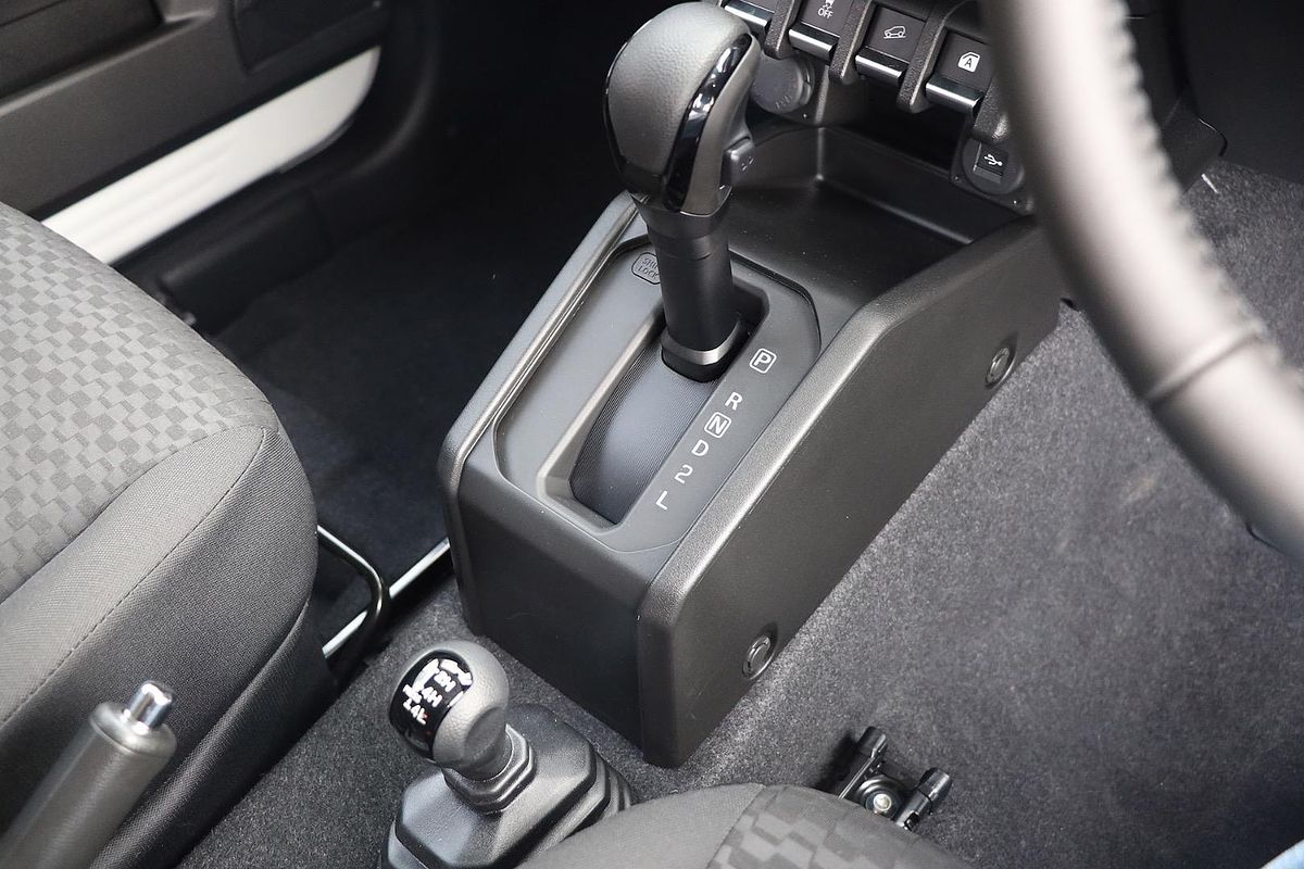 2025 Suzuki Jimny GLX GJ