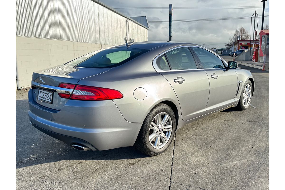 2013 Jaguar XF LUXURY V6 D AUTO