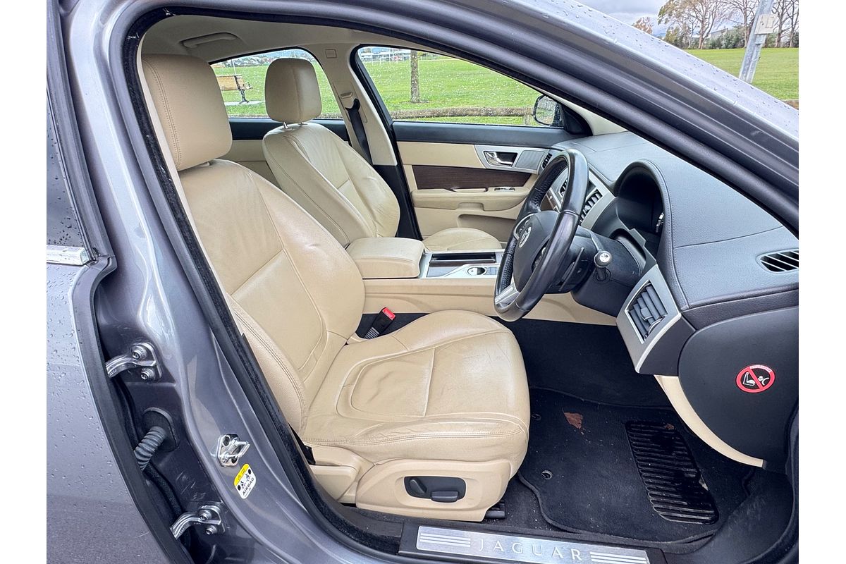 2013 Jaguar XF LUXURY V6 D AUTO