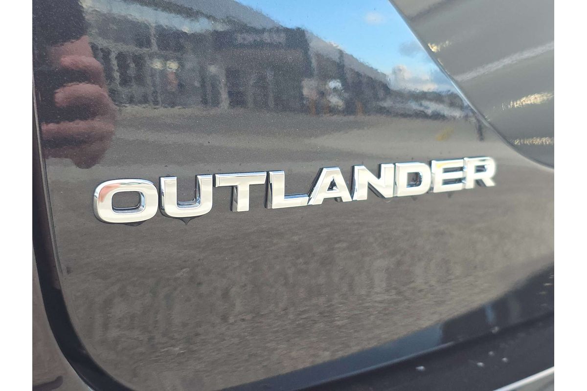 2025 Mitsubishi Outlander PHEV Exceed Tourer ZM
