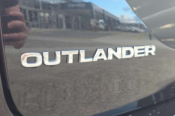 2025 Mitsubishi Outlander PHEV Exceed Tourer ZM