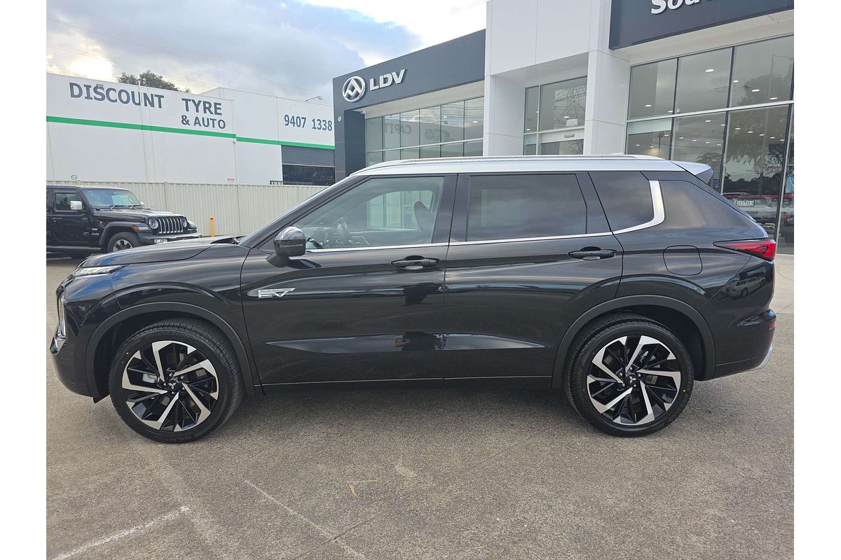 2025 Mitsubishi Outlander PHEV Exceed Tourer ZM