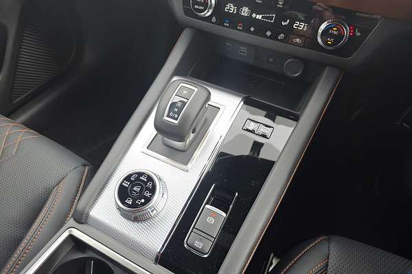 2025 Mitsubishi Outlander PHEV Exceed Tourer ZM