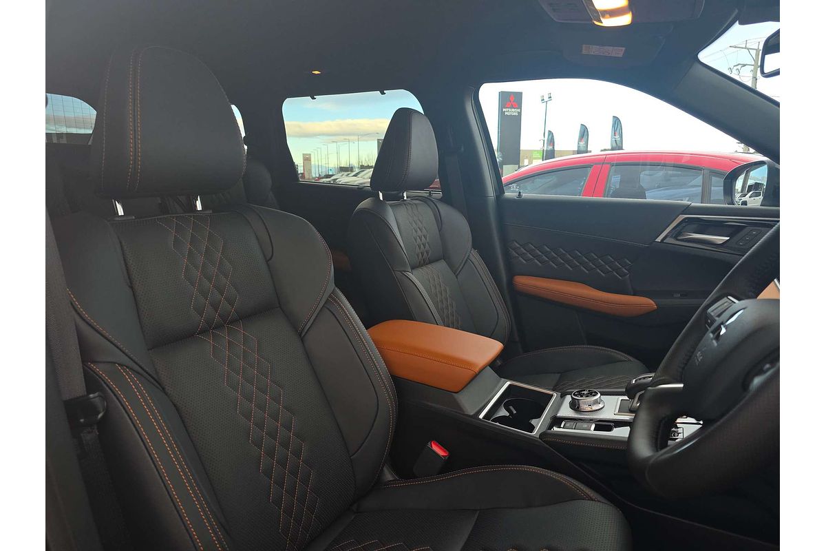 2025 Mitsubishi Outlander PHEV Exceed Tourer ZM