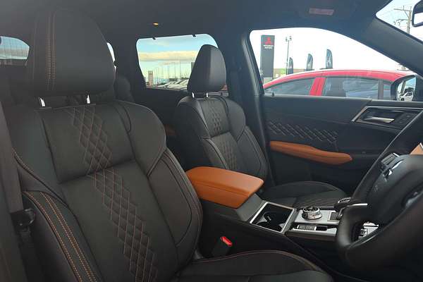 2025 Mitsubishi Outlander PHEV Exceed Tourer ZM