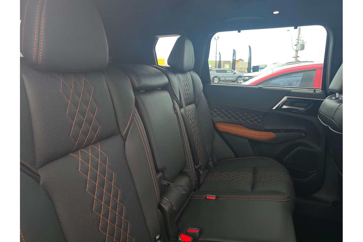 2025 Mitsubishi Outlander PHEV Exceed Tourer ZM