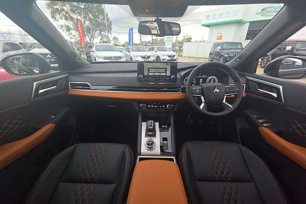 2025 Mitsubishi Outlander PHEV Exceed Tourer ZM