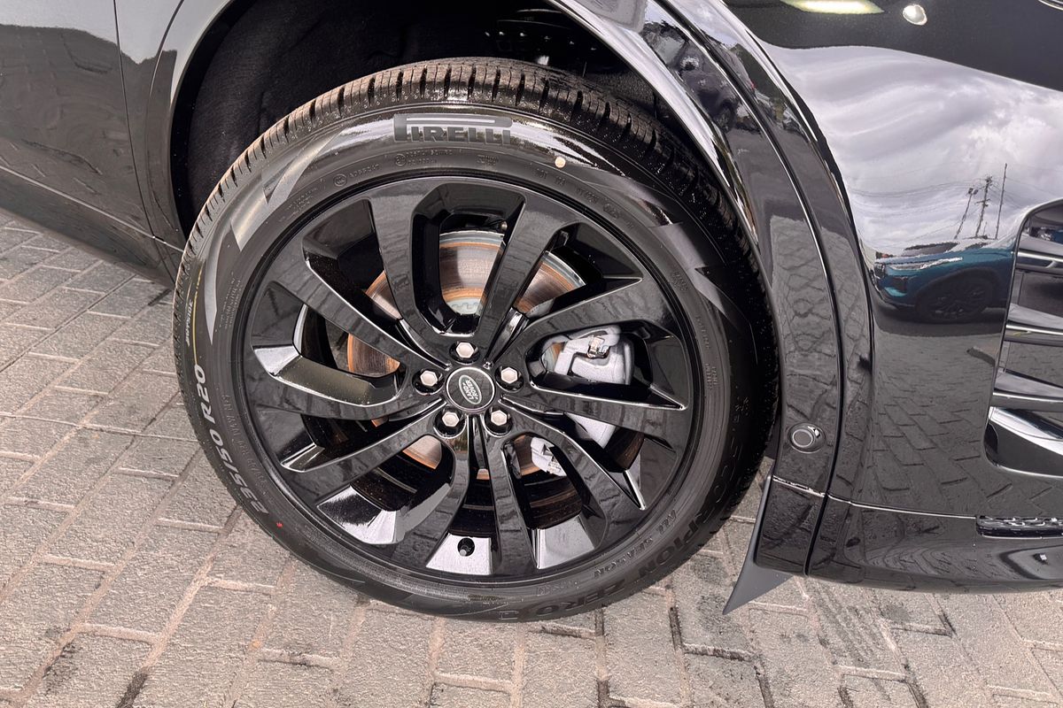 2025 Land Rover Discovery Sport P250 Dynamic SE L550