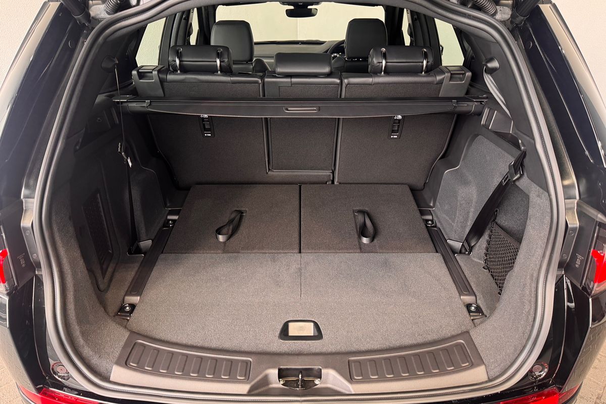 2025 Land Rover Discovery Sport P250 Dynamic SE L550