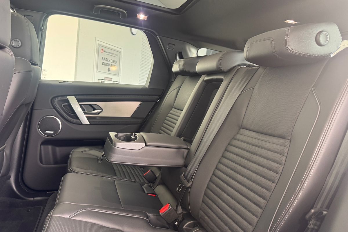 2025 Land Rover Discovery Sport P250 Dynamic SE L550