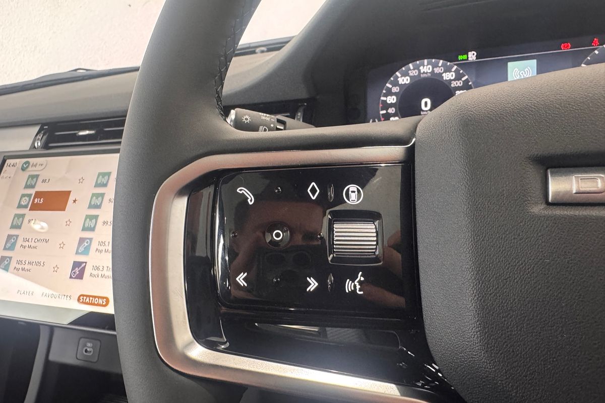 2025 Land Rover Discovery Sport P250 Dynamic SE L550