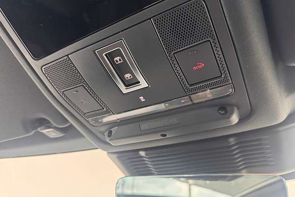 2025 Land Rover Discovery Sport P250 Dynamic SE L550
