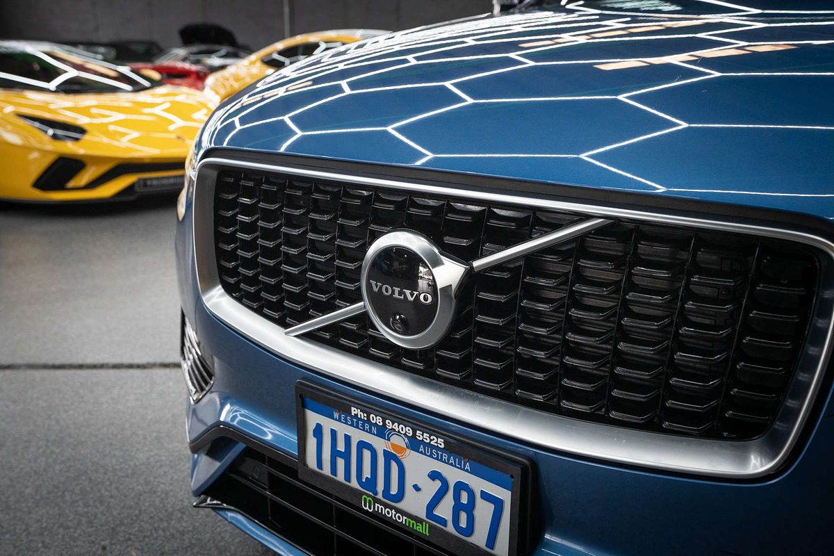 2020 Volvo XC90 T8 R-Design