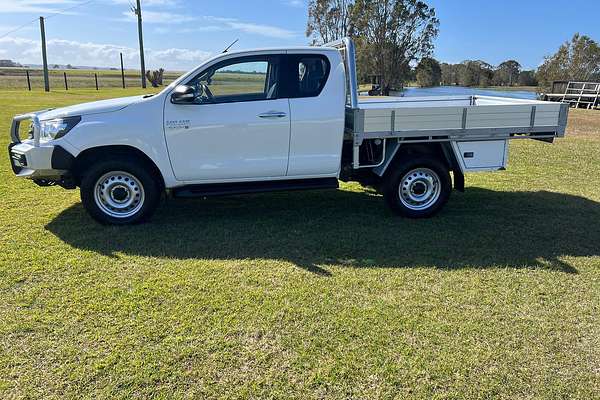 2016 Toyota Hilux SR GUN126R 4X4
