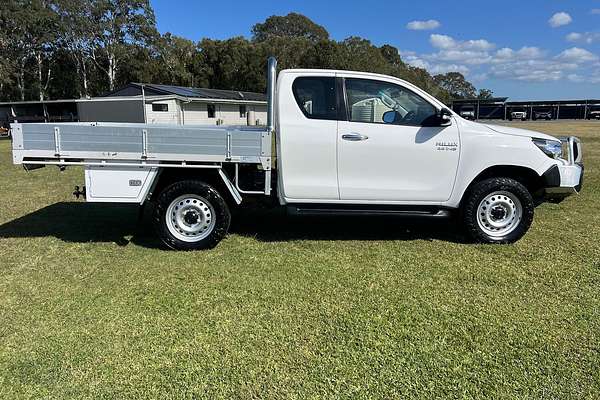 2016 Toyota Hilux SR GUN126R 4X4
