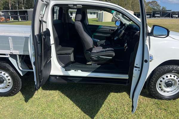 2016 Toyota Hilux SR GUN126R 4X4