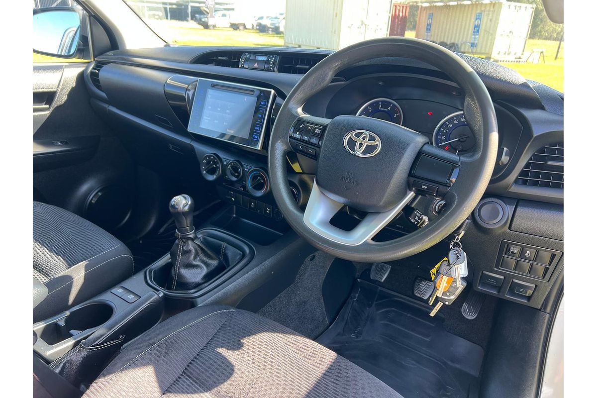 2016 Toyota Hilux SR GUN126R 4X4