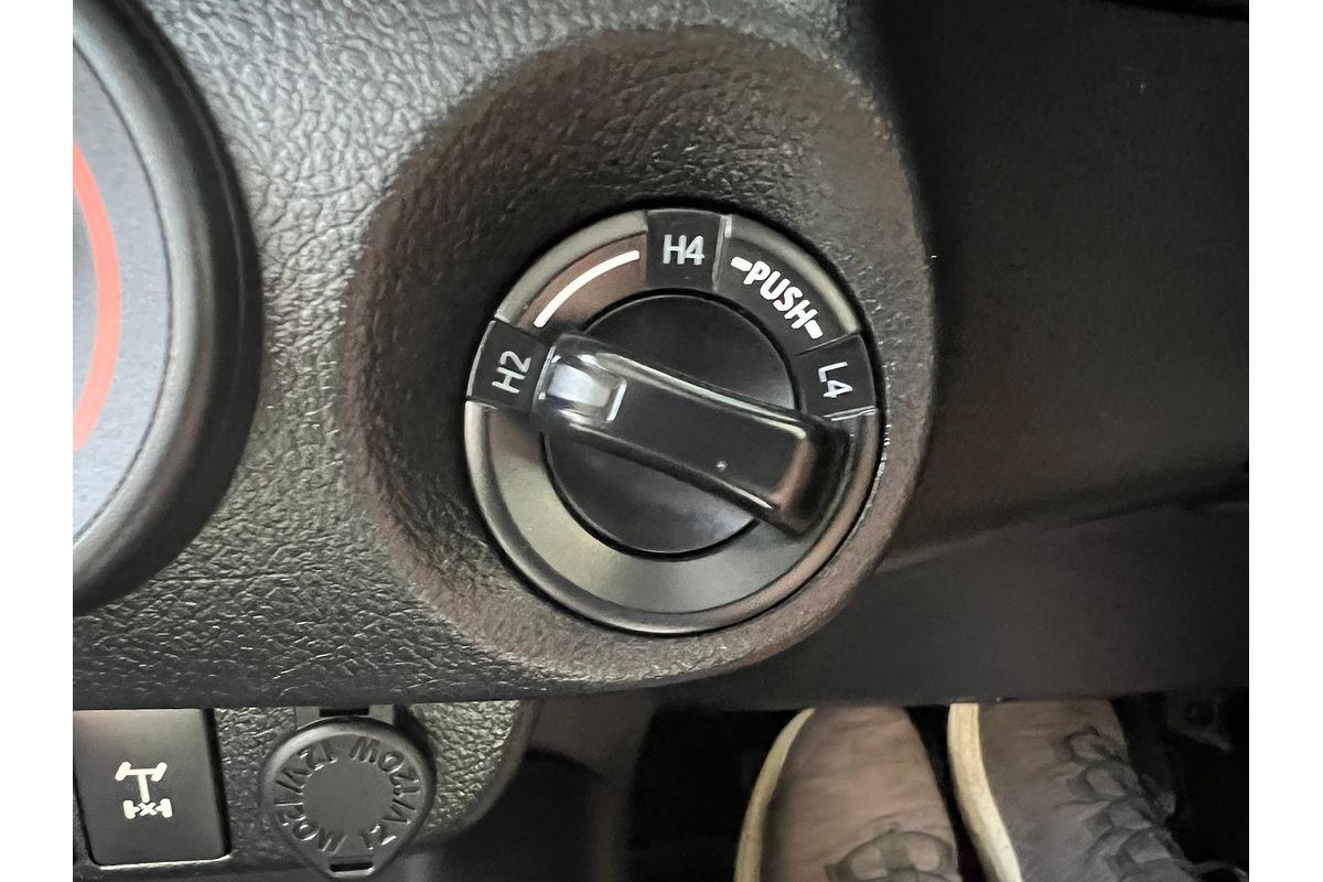2016 Toyota Hilux SR GUN126R 4X4