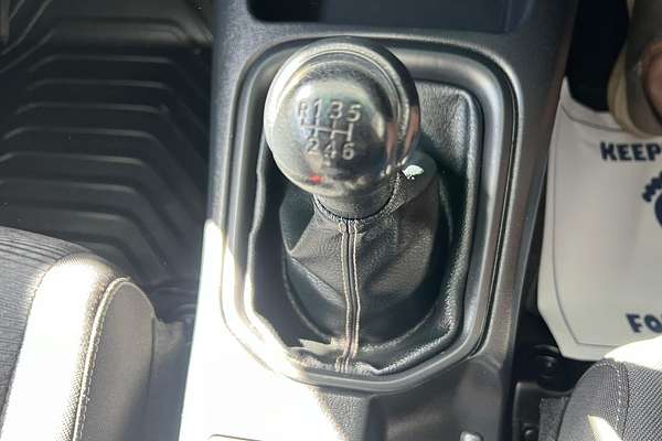 2016 Toyota Hilux SR GUN126R 4X4