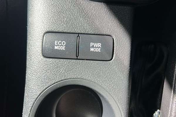 2016 Toyota Hilux SR GUN126R 4X4