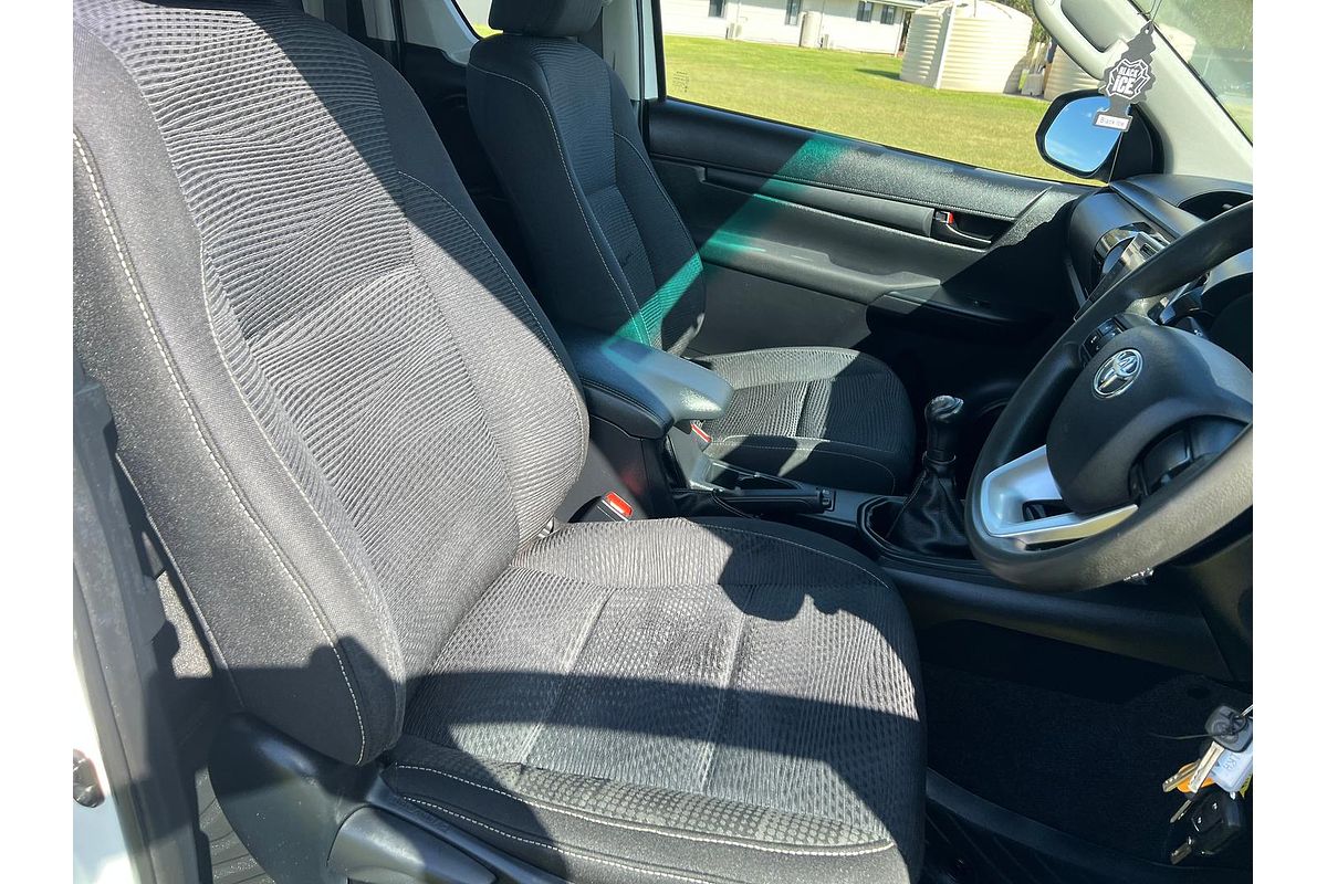 2016 Toyota Hilux SR GUN126R 4X4