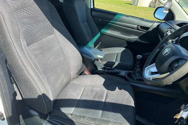 2016 Toyota Hilux SR GUN126R 4X4