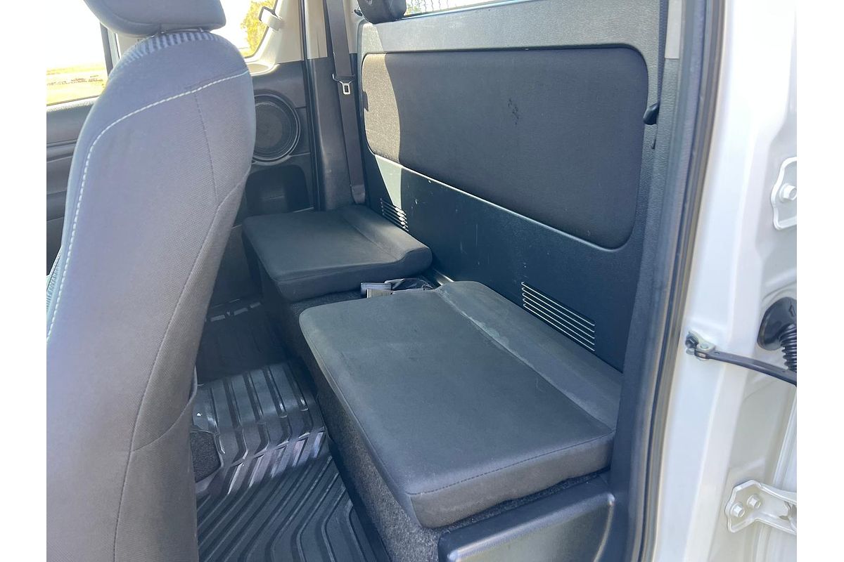 2016 Toyota Hilux SR GUN126R 4X4