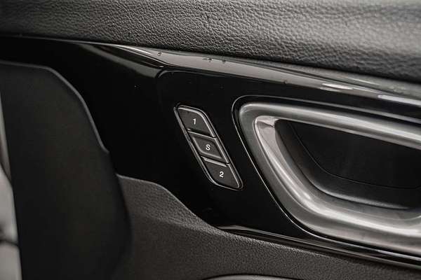 2022 Jeep Compass S-Limited M6