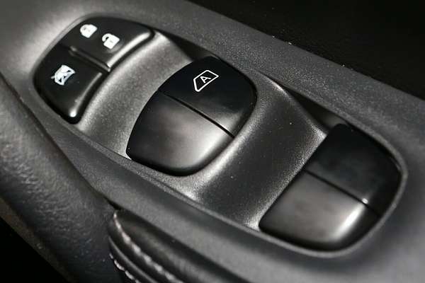 2015 Nissan X-TRAIL ST-L T32
