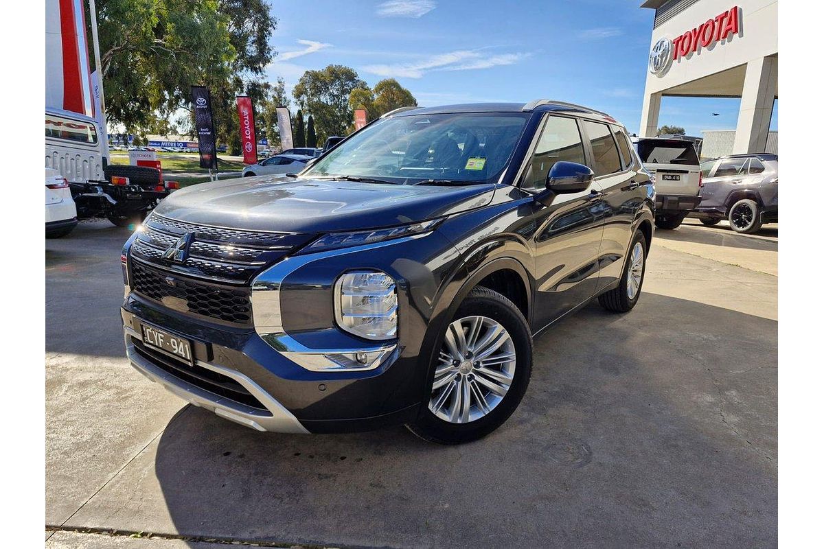 2023 Mitsubishi Outlander LS ZM