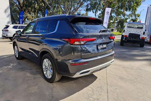 2023 Mitsubishi Outlander LS ZM