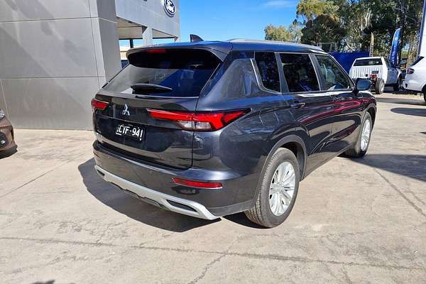 2023 Mitsubishi Outlander LS ZM