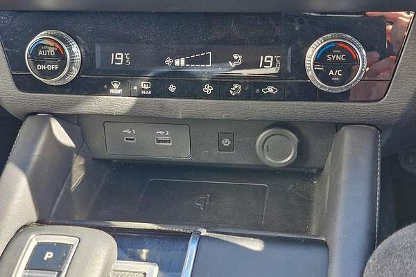 2023 Mitsubishi Outlander LS ZM