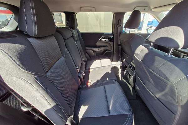 2023 Mitsubishi Outlander LS ZM