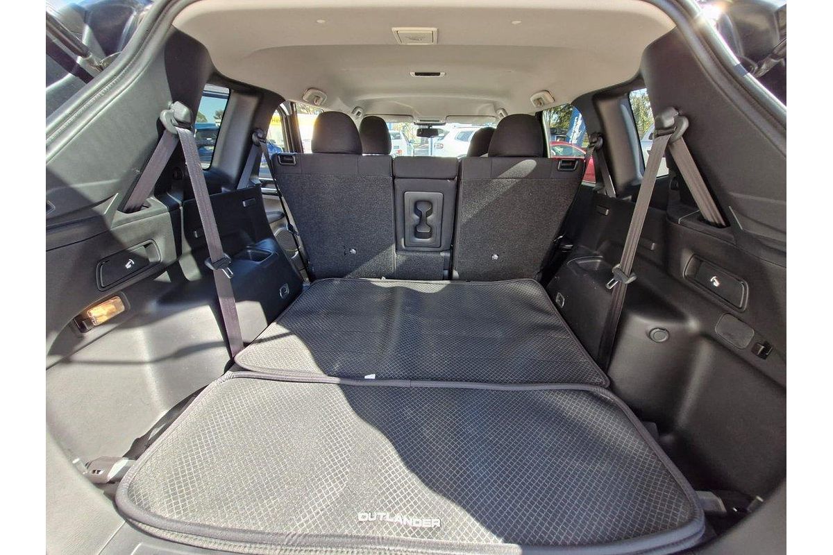 2023 Mitsubishi Outlander LS ZM