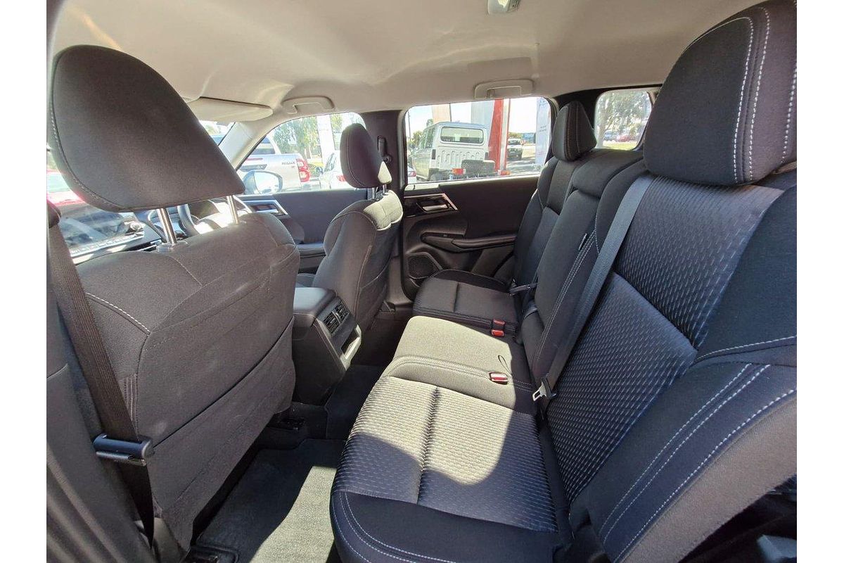 2023 Mitsubishi Outlander LS ZM
