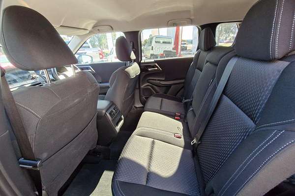 2023 Mitsubishi Outlander LS ZM