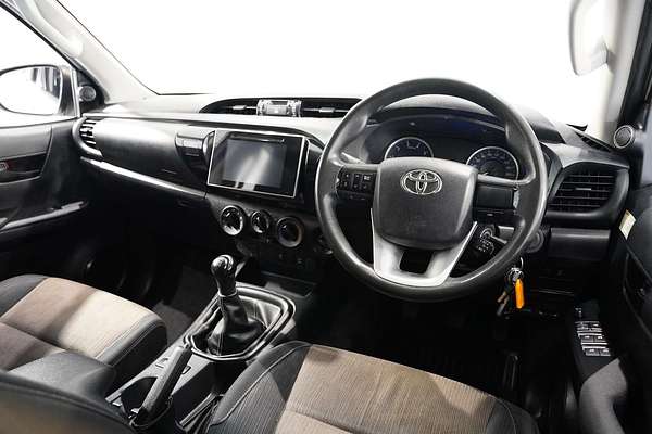2016 Toyota Hilux SR GUN126R 4X4