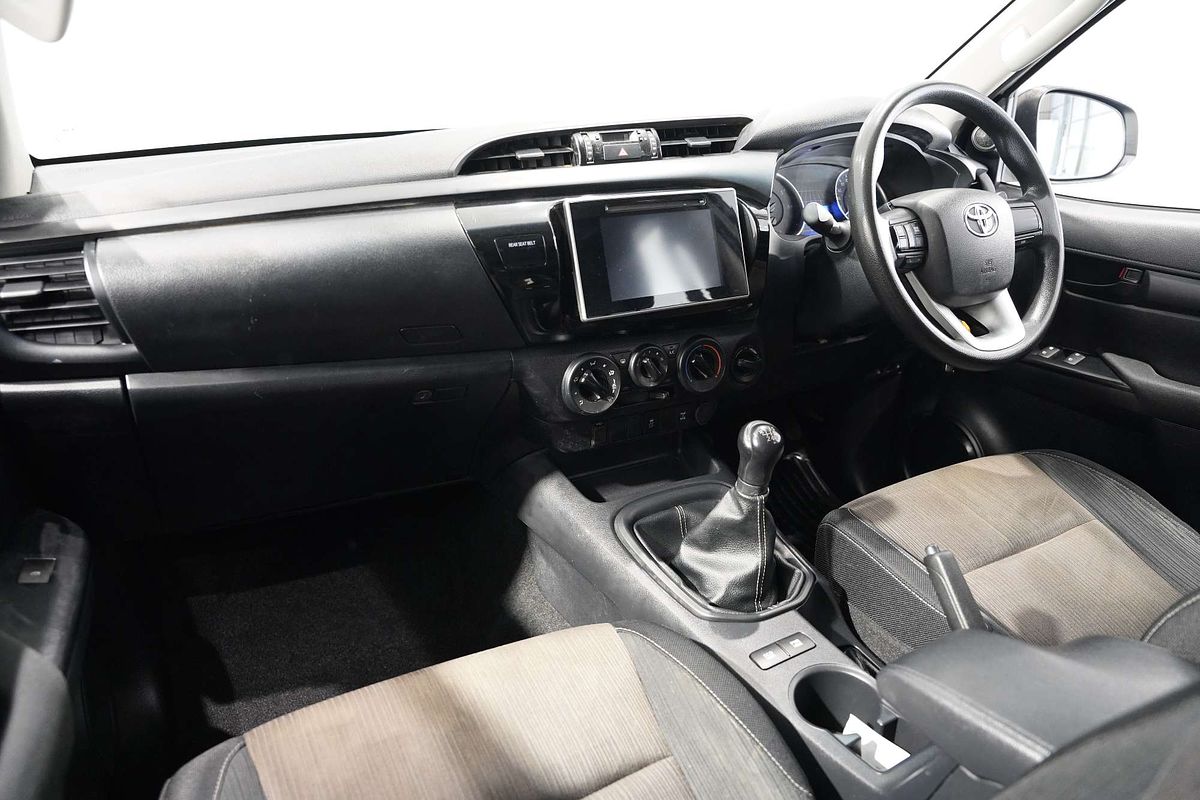 2016 Toyota Hilux SR GUN126R 4X4